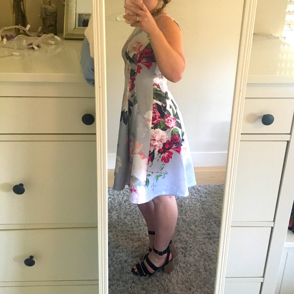 Cute Calvin Klein floral a-line dress.